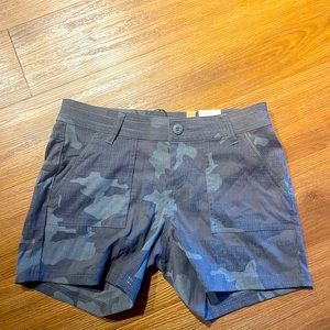 NEVER WORN Prana camo shorts